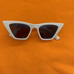 Never worn UO sunglasses